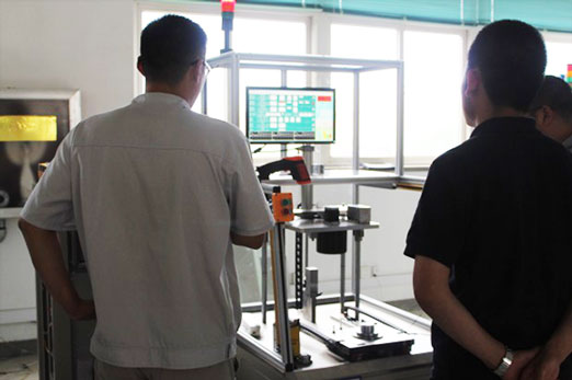 艾普智能儀器—新能源汽車電機(jī)測試設(shè)備驗(yàn)收現(xiàn)場