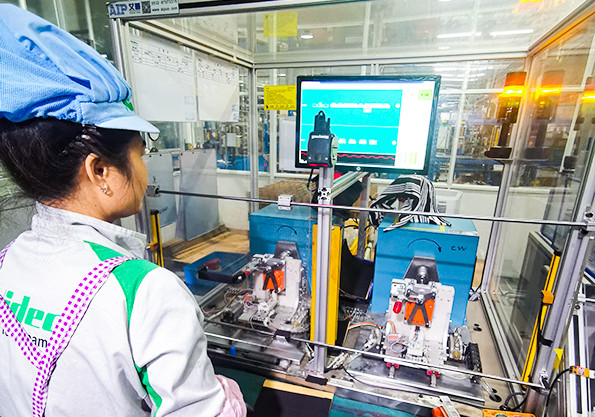 減速機電機無刷加載測試系統(tǒng)應用現(xiàn)場