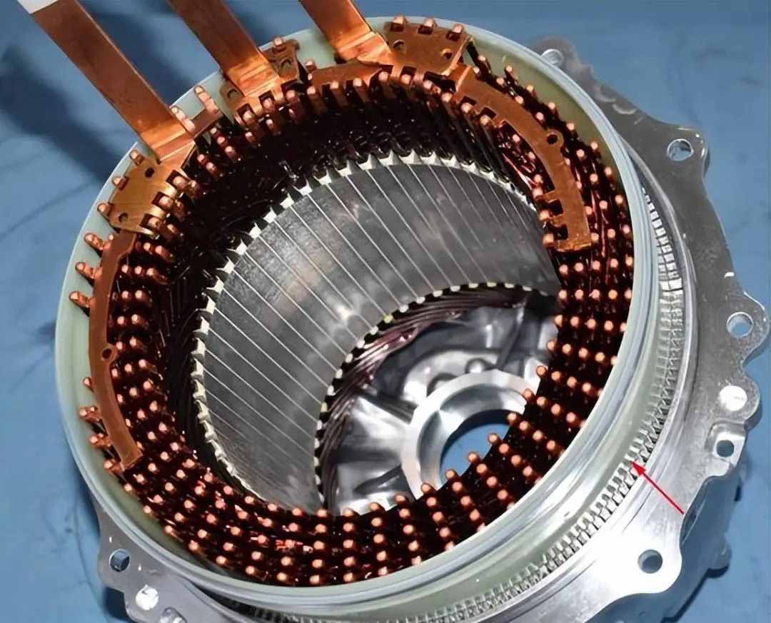 與圓形電機(jī)相比，為什么扁線電機(jī)更適合新能源汽車領(lǐng)域？—AIP艾普.jpg