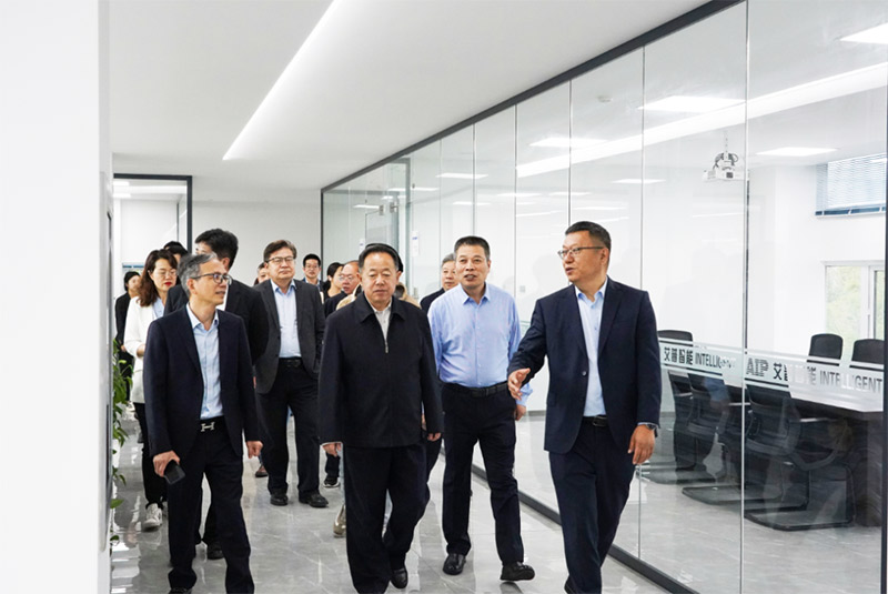 深化合作丨中國電器工業(yè)協(xié)會(huì)微電機(jī)分會(huì)八屆四次理事會(huì)一行到艾普智能參觀交流—AIP艾普