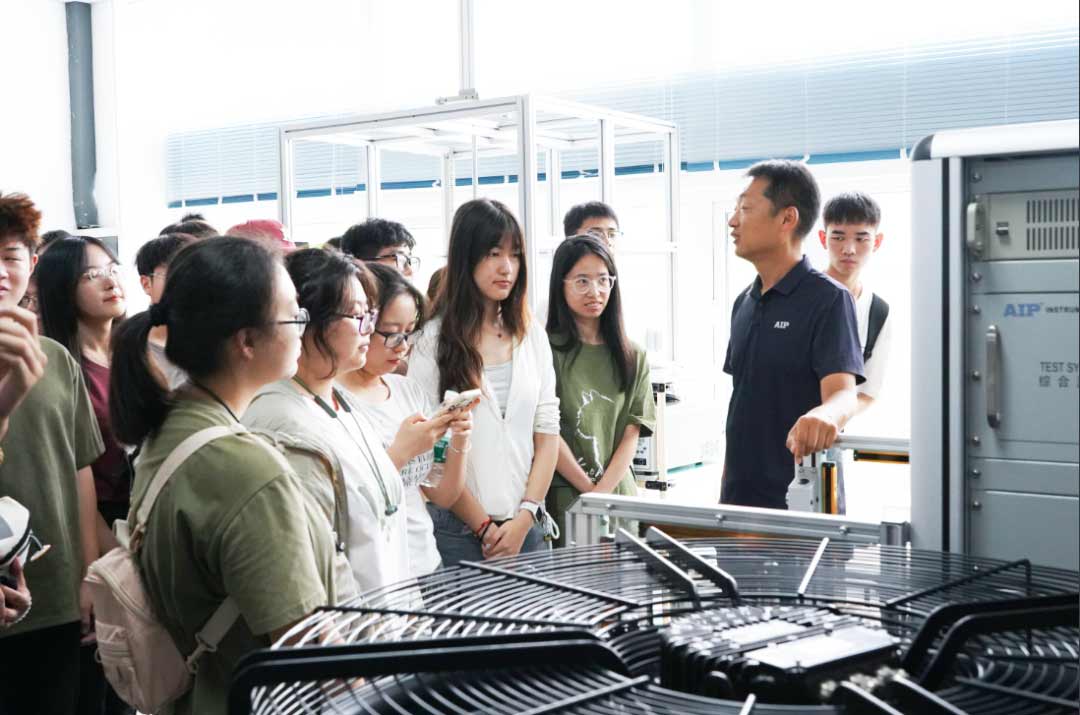 中國石油大學(xué)（華東）師生走進(jìn)艾普智能，攜手共促產(chǎn)學(xué)研深度融合